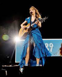 Justin | Paris Night 2 - Surprise Songs: 🎸 - Is It Over Now/Out of The  Woods mashup 🎹 - My Boy Only Breaks His Favorite Toys #taylorswift  @taylorswift | Instagram