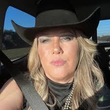 We would like to welcome Captain Joel Machost and Lieutenant Lino Casas to  the Guadalupe County Sheriff's Office. Yesterday both were administered the  oath of office by Sheriff Joshua Ray. Captain Machost