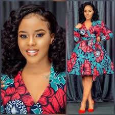 Model de robe courte vola. 230 Idees De Petite Robe En Pagne Petite Robe En Pagne Mode Africaine Robe Africaine