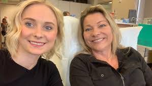 Christine Cottrell's Instagram, Twitter & Facebook