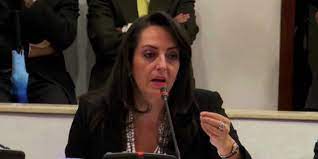 María fernanda cabal, integrante de la bancada del centro democrático en el senado de la república, estuvo realizando un viaje a la ciudad de barranquilla y concedió una entrevista para rcn radio. The Story Of Maria Fernanda Cabal The Colombian Senator Who Took On The New York Times