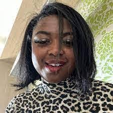 Sheena Plummer's Instagram, Twitter & Facebook