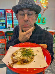 Another one for the taco quest (or TaQuest) in Mexico City. This time tacos  suadero, longganiza & tripas at Tacos Nene.