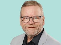 Karl Fransen's Instagram, Twitter & Facebook