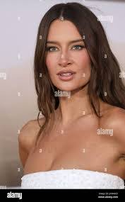 Amanda Redding's Instagram, Twitter & Facebook