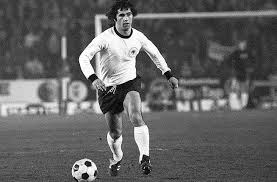 Bis in alle ewigkeit wird das phänomen gerd müller die. Em Helden 1972 Gerd Muller Nationalen Bomber Nzz