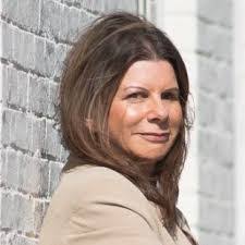 Debra Garland's Instagram, Twitter & Facebook