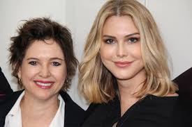 Met Nita once after a show back in late '22 & besides being both talented &  pretty she was also a total sweetheart!🎸🔥