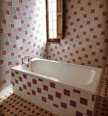 These kits can be found at any online retailer or your local home improvement store and contain a chemical compound that will replace the. Want To Change The Color Of Your Bathtub Memphis Bathtub Refinishing And Reglazing