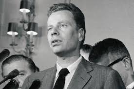 Charles Van Doren, disgraced game show contestant, dead at 93