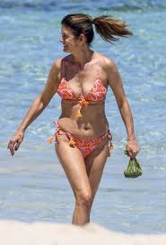 Her brothers sean and joe are also in the entertainment industry. Kate Walsh In Bikini On The Beach In Perth 12 22 2020 Celebsla Com