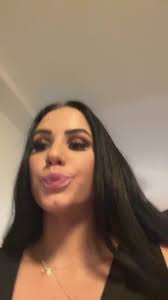 Tia McLeod (@tia_mcleod)