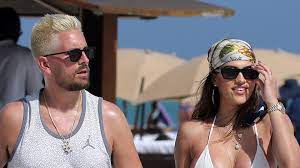 Scott disick and amelia hamlin have been spending a lot of time together, and now, a source tells scott disick's relationship with amelia hamlin became instagram official on saturday, and the pair. Amelia Hamlin Receives Lavish Diamond Gift From Scott Disick At Her 20th Birthday Party