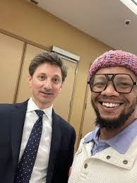 Amanda Dedeaux's Instagram, Twitter & Facebook