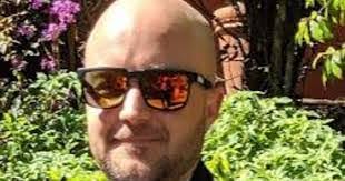 Dan Lowe's Instagram, Twitter & Facebook