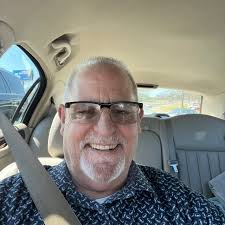 Look at the girls 😍