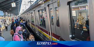 Musibah cermin kereta retak atau pecah memang tak boleh dijangkakan. New Normal Saat Naik Krl Penumpang Tak Boleh Berbicara Dan Balita Dilarang Naik Kereta Halaman All Kompas Com
