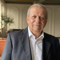 Hugo van der ding é o criador de a criada malcriada, cavaca para presidenta, celeste da encarnação, velha mas moderna o hugo van der ding partilha as suas notas necrológicas diariamente, bem cedinho, para começar o dia com o pé direito. Doc Teoria Do Direito Marcio Pugliesi Academia Edu
