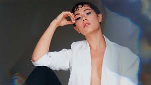 Born 16 november 1994) is a greek singer, actress, and television presenter. Elena Tsagkrinoy Me Thn Kypro Sthn Eurovision 2021 Freegossip