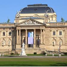 Viele besucher werden beim anblick der 16022 sehr schönen wohngebäude mit nur einer wohnung unwillkürlich darüber nachdenken, ob sie nicht in wiesbaden ein haus kaufen möchten. Hotel De France Wiesbaden Wiesbaden Erleben