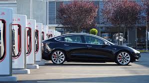 De nombreux constructeurs automobiles ont reporté l'échéance parce que ces voitures sont moins rentable. Tesla Model 3 Essai Auto Electrification De Masse