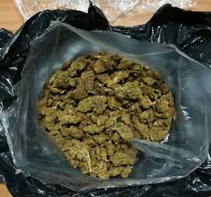 Grazie al nostro convertitore da grammi a etti potrai passare rapidamente da un'unità di peso all'altra. Arrestato Alla Stazione Con Un Etto E Mezzo Di Erba 23enne Patteggia Un Anno Di Carcere Aostasera