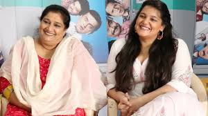 Sanah Kapoor And Seema Pahwa Get Candid About Khajoor Pe Atke Youtube Mayank is the son of actors manoj pahwa and seema pahwa. sanah kapoor and seema pahwa get candid about khajoor pe atke