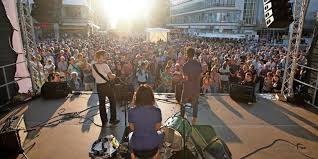 C'est le moment de faire de la musique à partir d'objets de récupération. Fete De La Musique 2019 In Hannover So Bunt War Die Party