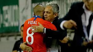 Artículos, videos, fotos y el más completo archivo de noticias de colombia y el mundo sobre reinaldo rueda. Reinaldo Rueda Llego De Elogios A Arturo Vidal Somos Chile Colo Colo