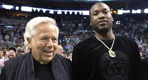 Having a courtside seat to an nba game is something every sports fan has to have on their bucket but, as of right now, a courtside seat at a celtics' home game at td garden will cost a celtics fan. Robert Kraft Meek Mill And Gucci Mane Hung Out At The Celtics Game