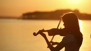 Instrument de musique à quatre cordes de boyaux, sur lequel on jouë avec un archet, principalement des airs pour danser. Violin Duet Man And Woman Video De Stock 100 Libre De Droit 6902398 Shutterstock