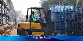 Semua kerja operator forklift di indonesia. Produk Aqua Yang Diangkut Dengan Kereta Api Baru 5 Persen