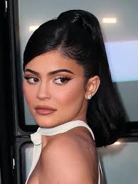 Kylie jenner is the youngest, but she's certainly a boss! Kylie Jenner Wore Bedazzled Baby Hairs With Stassie Karanikolaou Allure