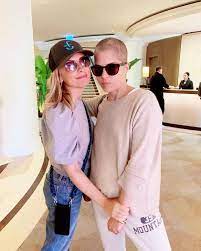 Selma blair opened up about the realities of multiple sclerosis in a revealing instagram post. Sarah Michelle Gellar And Selma Blair Instagram Photo 10 30 2019 Hawtcelebs