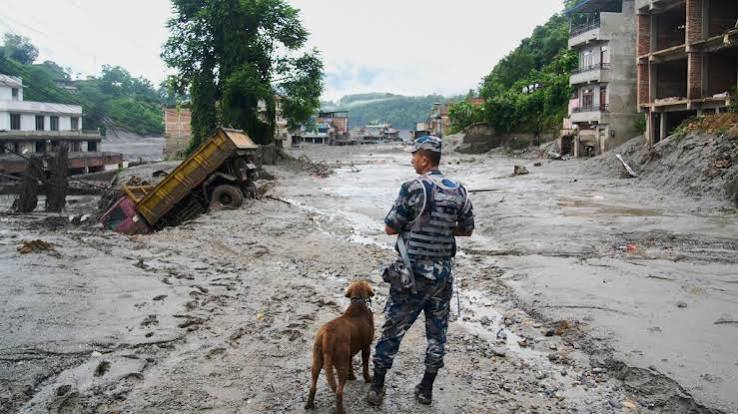 Hundreds dead and over 1,400 missing in Nepal amid fears of new flood | ITV News