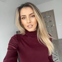 Abby Lindsey's Instagram, Twitter & Facebook