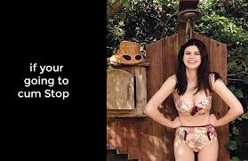 Alexandra Daddario (Joi)