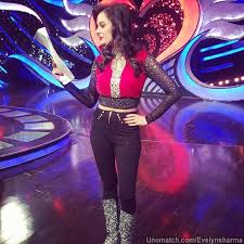 Good vibes only #innerpeace #poinspired #wellnesswednesday. Evelyn Sharma Unomatch Pics Career Instagram Bollywood Flickr