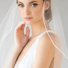 Justine M Couture ヘッドピース Blaise wavy bridal fingertip length veil. —  Justine M Couture Bridal Veils,
