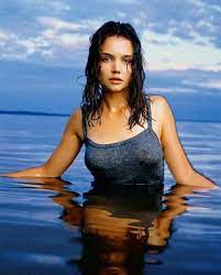 In 2006, actors katie holmes and tom cruise introduced the world to their daughter, suri cruise. Katie Holmes Hot Pictures Bikini And Fashion Style 48 Photos Katie Holmes Kate Holmes Katie Holmes Young