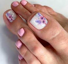 Try a manicure like this one inspired by a print on a teacup. Simple Flower Designs For Toenails Wigamas
