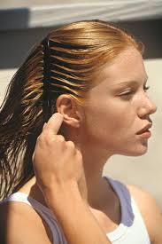 La henna cubre la cutícula e impide el paso de una vez que te hayas decidido a teñir el pelo con henna toca que lo hagas en casa cómodamente. 10 Errores Que Puedes Cometer Al Tenirte En Casa Y Como Prevenirlos