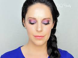 Queen Elsa from Frozen makeup and hairstyle