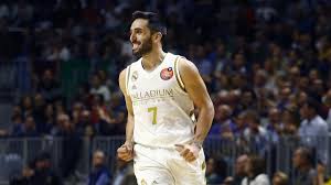 Facundo campazzo, da argentina, foi o autor do drible. Facu Campazzo Begins His Nba Adventure Signing For The Denver Nuggets
