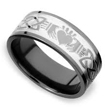 If you're not sure what to engrave on a wedding band, keep reading to find an assortment of ideas, both serious and funny. The 5 Best Wedding Ring Engraving Ideas Wedding Tips