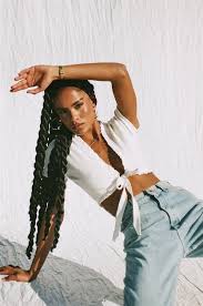 Roter cateye spandex angie in der glasbox. Petra Top Sabo Skirt