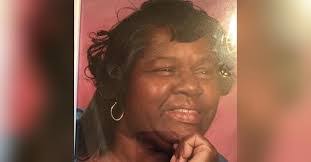 Elisa Howie's Instagram, Twitter & Facebook