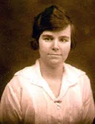 Isabel Ewing's Instagram, Twitter & Facebook