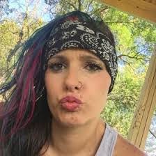 Stephanie Flannigan's Instagram, Twitter & Facebook