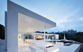 The answer largely depends on the size of your room. Tour Kombucha Mogul G T Dave S Minimalist Los Angeles Compound Galerie